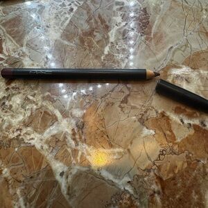 MAC Cosmetics Purple Lip Liner